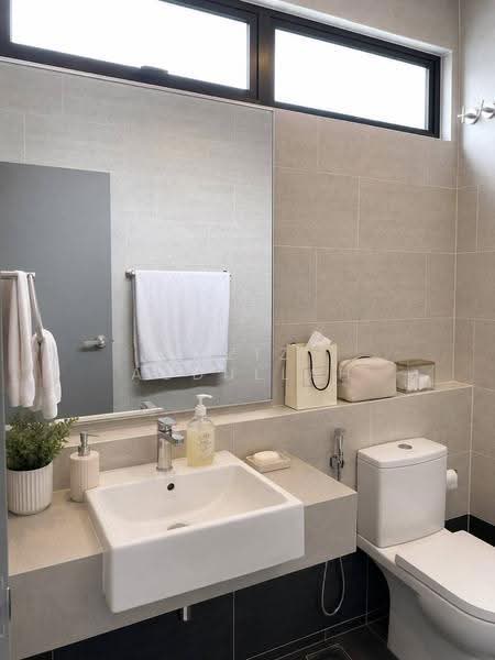 Townhouse for Rent in Elmina (Shah Alam) - Aziz Abdullah - Bathroom - PropertyGuru.com.my