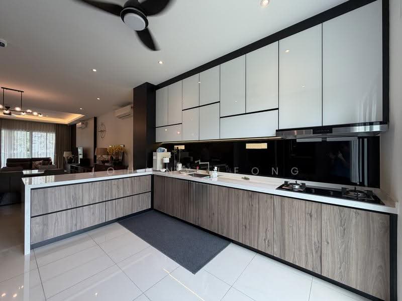 Rumah Teres 2-Tingkat untuk Dijual di Setia Eco Glades (Cyberjaya) - Johnny Leong - Kitchen - PropertyGuru.com.my