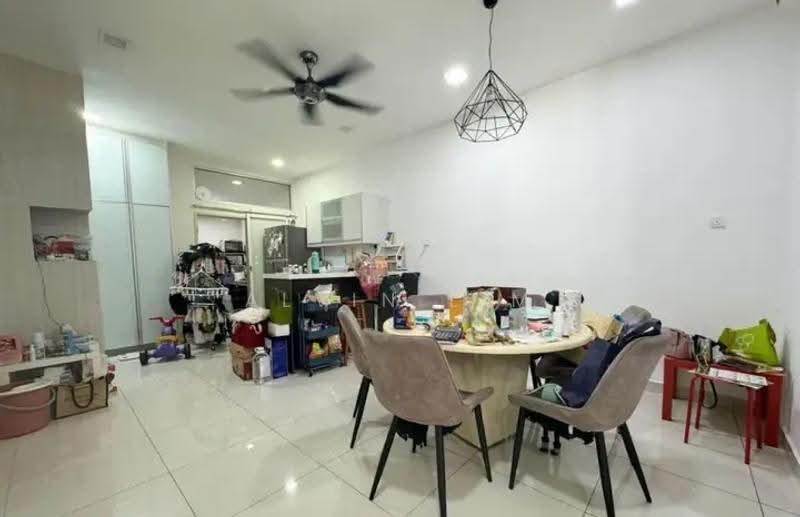 Rumah Berkembar untuk Dijual di Aman Perdana (Kapar) - Alvin Lim - Living Room - PropertyGuru.com.my