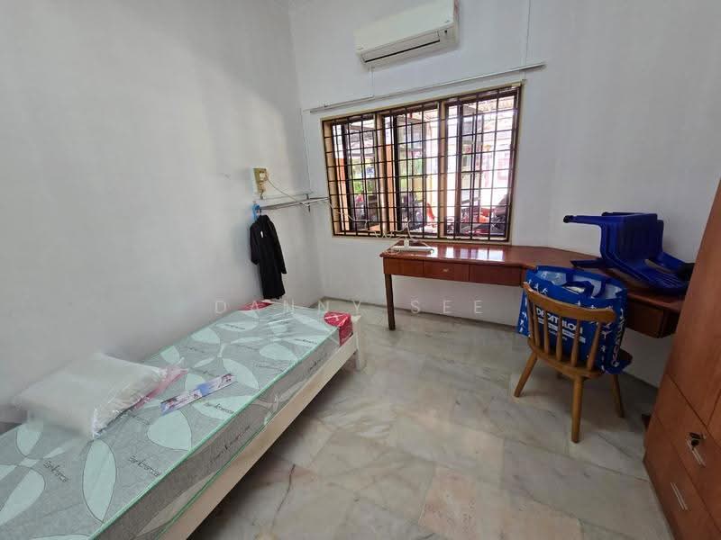 Rumah Teres 1-Tingkat untuk Disewa di Taman Putri Kulai (Kulai) - Danny See - Bedroom - PropertyGuru.com.my