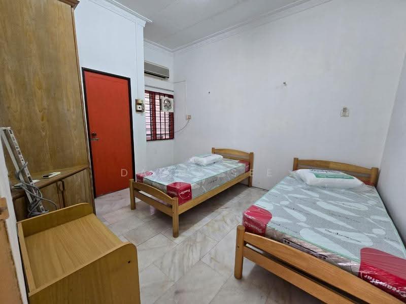 Rumah Teres 1-Tingkat untuk Disewa di Taman Putri Kulai (Kulai) - Danny See - Bedroom - PropertyGuru.com.my
