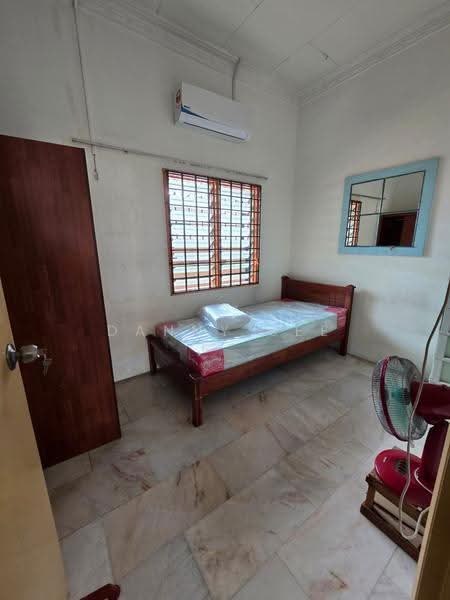 Rumah Teres 1-Tingkat untuk Disewa di Taman Putri Kulai (Kulai) - Danny See - Bedroom - PropertyGuru.com.my