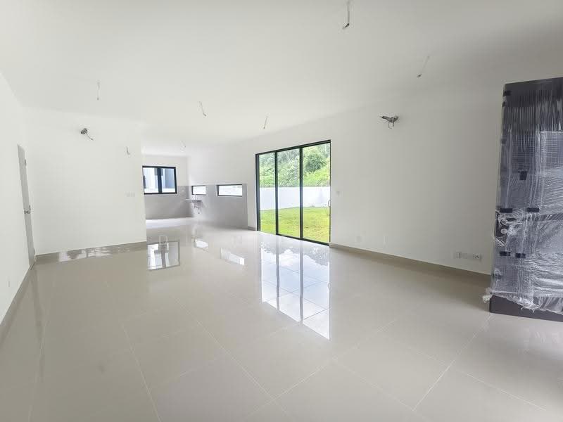 2-storey Terraced House for Sale in Sierra Ukay (Ampang) - Dlynie Ooi - Living Room - PropertyGuru.com.my