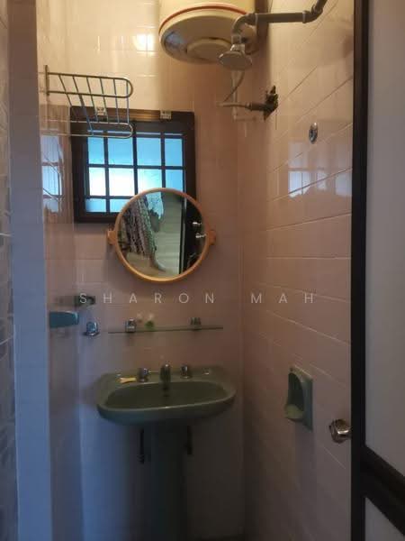 Pangsapuri untuk Disewa di Meranti Apartment - Sharon Mah - Bathroom - PropertyGuru.com.my