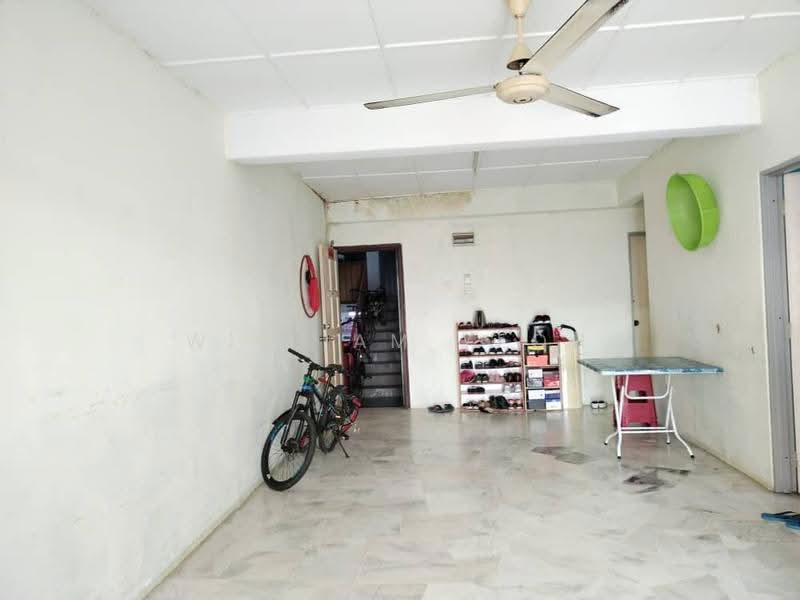 Pangsapuri untuk Dijual di Taman Pusat Kepong - William Yeoh - Living Room - PropertyGuru.com.my