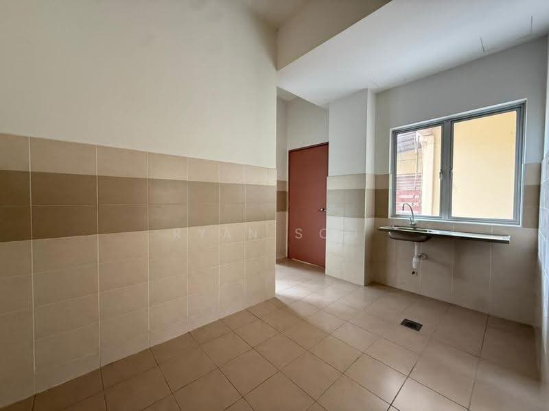2-storey Terraced House for Sale in Denai Alam (Shah Alam) - Ryan Soo - Kitchen - PropertyGuru.com.my