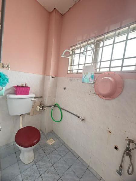 Terraced House for Sale in Taman Tun Perak (Rawang) - Meoon Khor - Bathroom - PropertyGuru.com.my