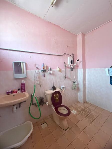 Terraced House for Sale in Taman Tun Perak (Rawang) - Meoon Khor - Bathroom - PropertyGuru.com.my