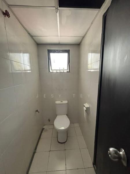 Shop / Office untuk Disewa di Bandar Seri Alam (Masai) - Jesy Tey - Bathroom - PropertyGuru.com.my