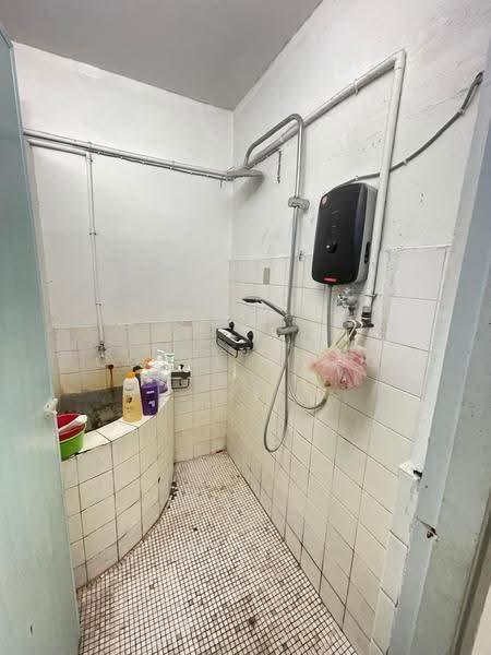 Rumah Teres 1-Tingkat untuk Dijual di Kepong Baru (Kepong) - Coyee Wong - Bathroom - PropertyGuru.com.my