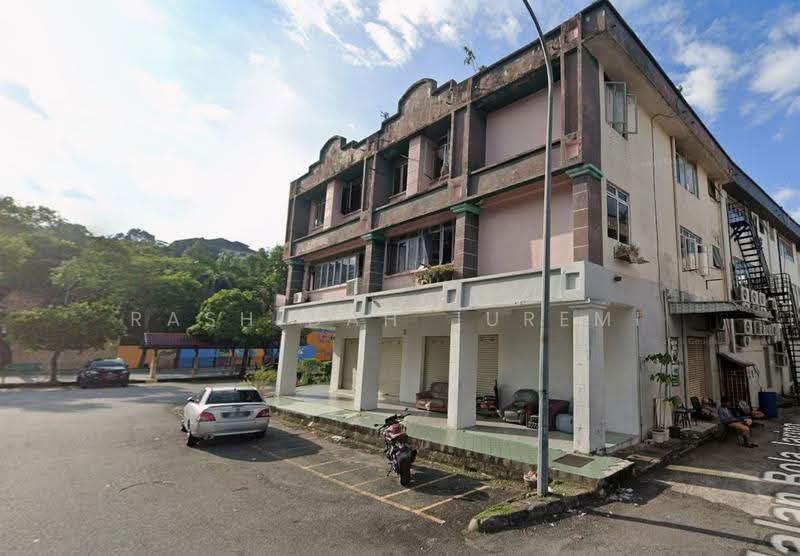 Shop / Office for Sale in Seksyen 13 (Shah Alam) - Rashidah Juremi - Exterior - PropertyGuru.com.my