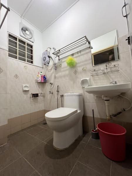 Rumah Teres 2-Tingkat untuk Dijual di Alam Damai (Cheras) - Juneway Lee - Bathroom - PropertyGuru.com.my