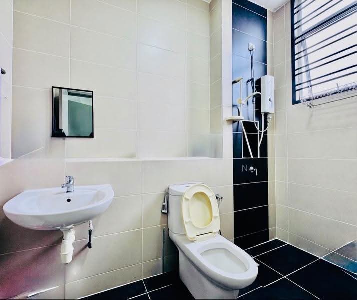 2-storey Terraced House for Sale in Johor Bahru (Johor) - Tammy Chin - Bathroom - PropertyGuru.com.my