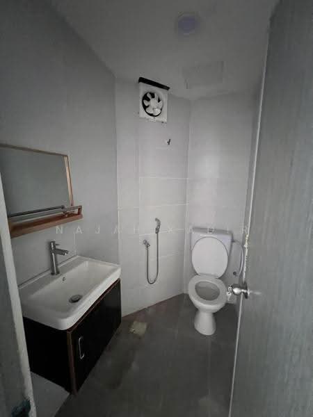 Shop / Office untuk Dijual di Taman Melawati (Ulu Kelang) - Najah Kadir - Bathroom - PropertyGuru.com.my