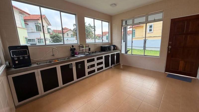 Bungalow House for Rent in Bandar Putra Kulai (Kulai) - Ben Lee - Kitchen - PropertyGuru.com.my