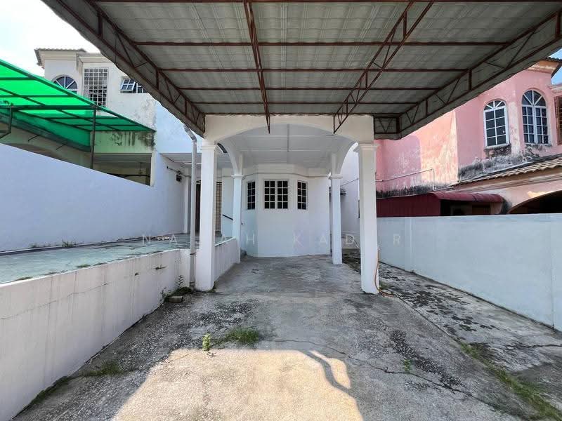 Rumah Teres untuk Dijual di Kajang (Selangor) - Najah Kadir - Exterior - PropertyGuru.com.my