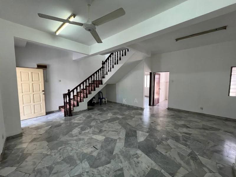 Rumah Teres untuk Dijual di Kajang (Selangor) - Najah Kadir - Living Room - PropertyGuru.com.my