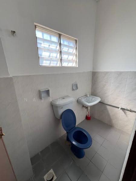 Rumah Teres untuk Dijual di Kajang (Selangor) - Najah Kadir - Bathroom - PropertyGuru.com.my
