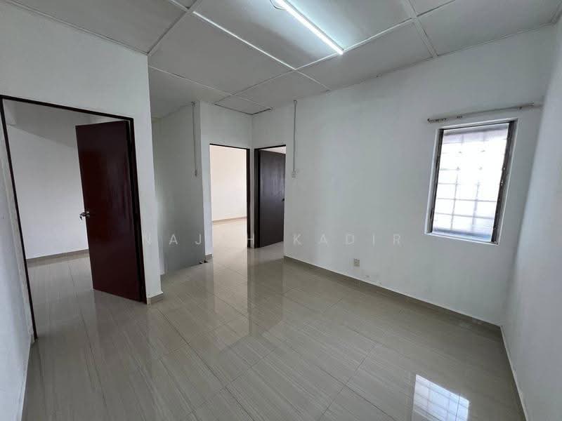 Rumah Teres untuk Dijual di Kajang (Selangor) - Najah Kadir - Corridor - PropertyGuru.com.my