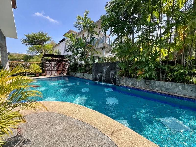 Bungalow House for Sale in Perdana Lakeview East (Cyberjaya) - Najah Kadir - Pool - PropertyGuru.com.my