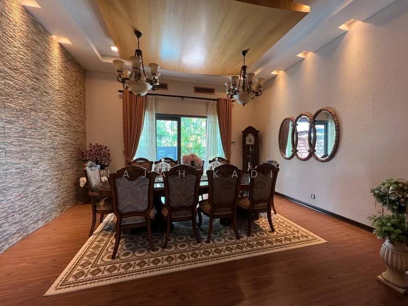 Bungalow House for Sale in Perdana Lakeview East (Cyberjaya) - Najah Kadir - Dining Room - PropertyGuru.com.my