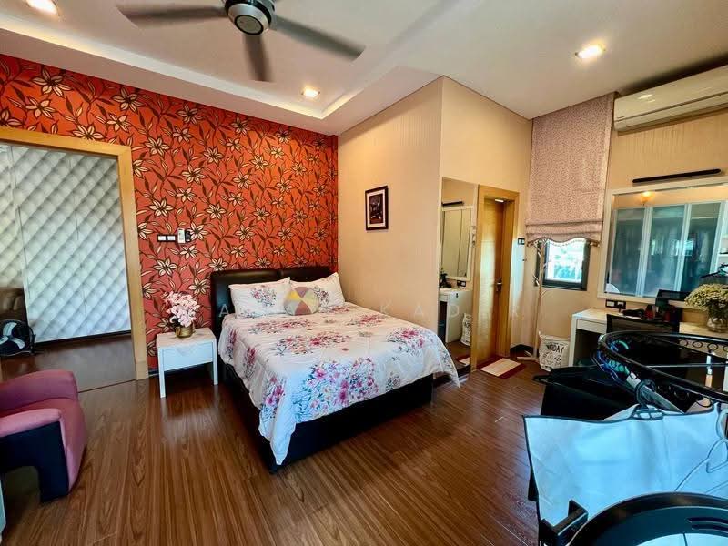 Bungalow House for Sale in Perdana Lakeview East (Cyberjaya) - Najah Kadir - Bedroom - PropertyGuru.com.my