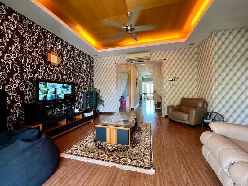 Bungalow House for Sale in Perdana Lakeview East (Cyberjaya) - Najah Kadir - Living Room - PropertyGuru.com.my