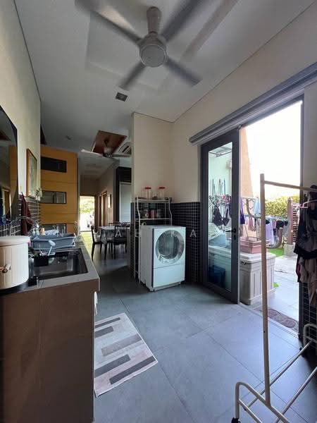 Bungalow House for Sale in Perdana Lakeview East (Cyberjaya) - Najah Kadir - Kitchen - PropertyGuru.com.my