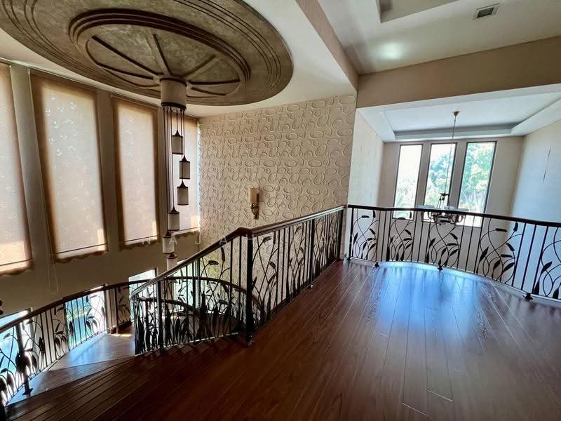 Bungalow House for Sale in Perdana Lakeview East (Cyberjaya) - Najah Kadir - Entrance - PropertyGuru.com.my