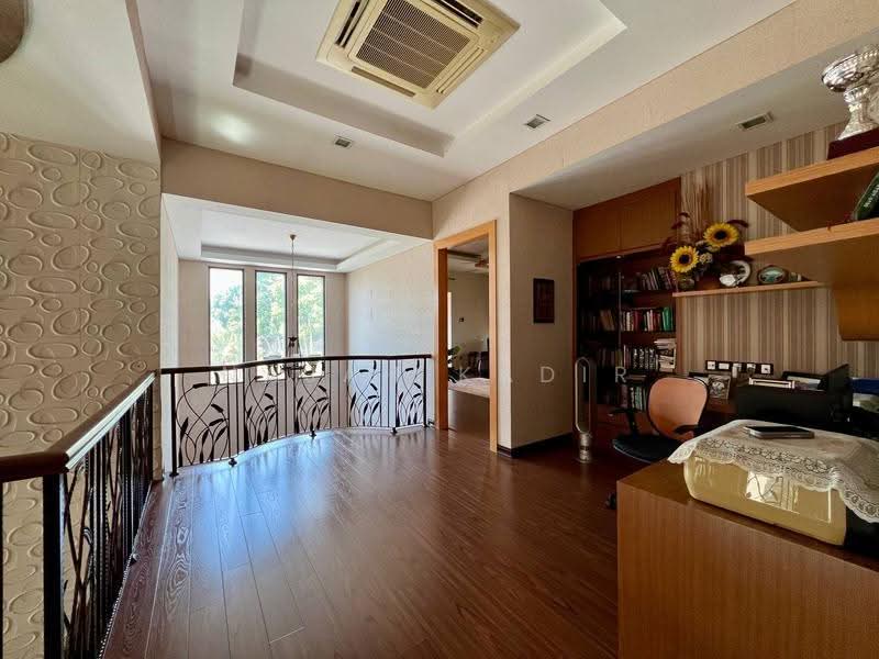 Bungalow House for Sale in Perdana Lakeview East (Cyberjaya) - Najah Kadir - Corridor - PropertyGuru.com.my