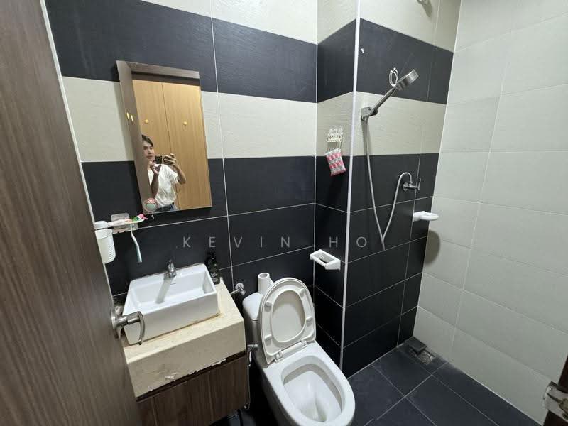 Service Residence for Sale at D'Secret Garden (Pangsapuri Kempas Indah) - Kevin Ho - Bathroom - PropertyGuru.com.my
