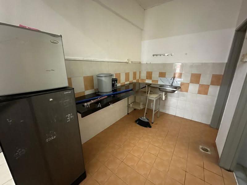 Pangsapuri untuk Disewa di Nusa Bestari Shoplot Apartment - Max Yee - Kitchen - PropertyGuru.com.my
