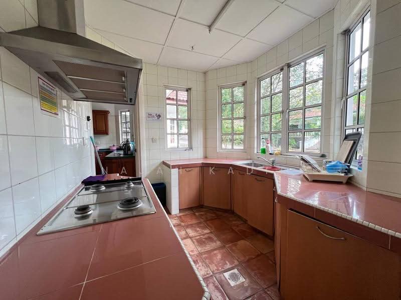 Bungalow House untuk Dijual di Country Heights (Kajang) - Najah Kadir - Kitchen - PropertyGuru.com.my