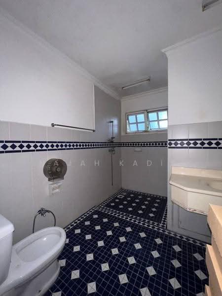 Bungalow House untuk Dijual di Country Heights (Kajang) - Najah Kadir - Bathroom - PropertyGuru.com.my