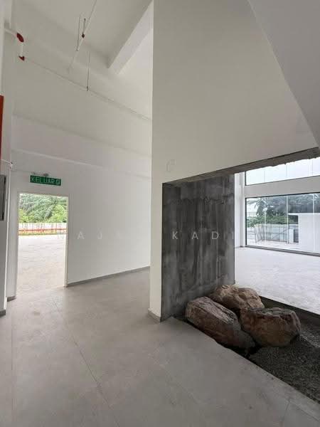 Semi-D Factory for Sale in Banting (Selangor) - Najah Kadir - Entrance - PropertyGuru.com.my
