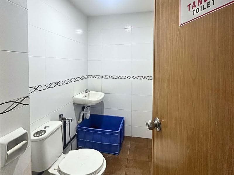 Kilang untuk Disewa di Batu Maung (Penang) - Max Ng - Bathroom - PropertyGuru.com.my