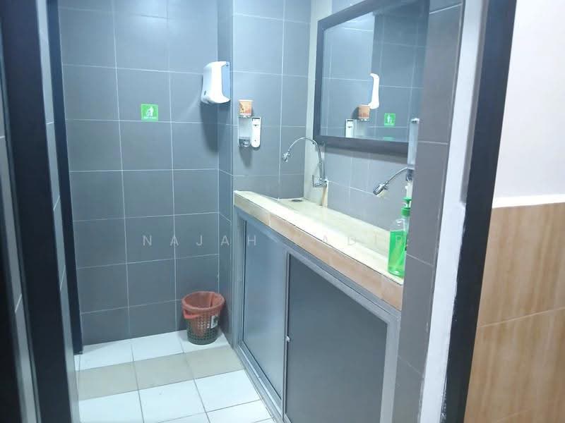 Shop / Office for Rent in Cyberjaya (Selangor) - Najah Kadir - Bathroom - PropertyGuru.com.my