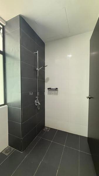 Kediaman Servis untuk Disewa di Wave @ Marina Cove - Meng . - Bathroom - PropertyGuru.com.my