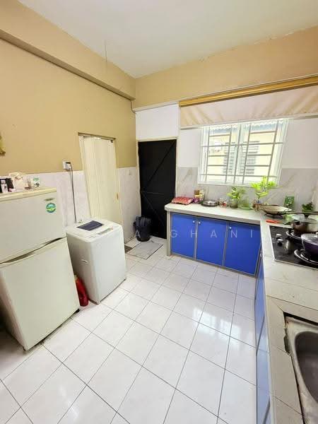 2-storey Terraced House for Sale in Simpang Ampat (Penang) - Azura Ghani - Kitchen - PropertyGuru.com.my