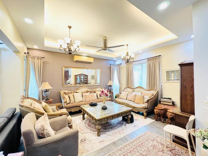 Rumah Berkembar untuk Dijual di Seksyen U9 (Shah Alam) - Yasmin Sulaiman - Living Room - PropertyGuru.com.my