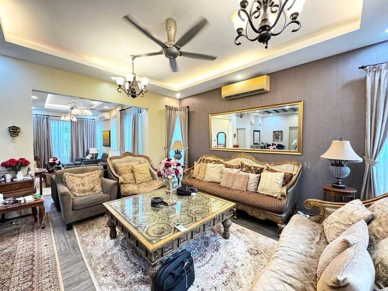 Rumah Berkembar untuk Dijual di Seksyen U9 (Shah Alam) - Yasmin Sulaiman - Living Room - PropertyGuru.com.my