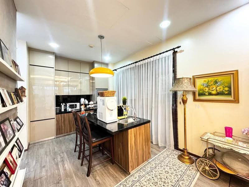 Rumah Berkembar untuk Dijual di Seksyen U9 (Shah Alam) - Yasmin Sulaiman - Kitchen - PropertyGuru.com.my