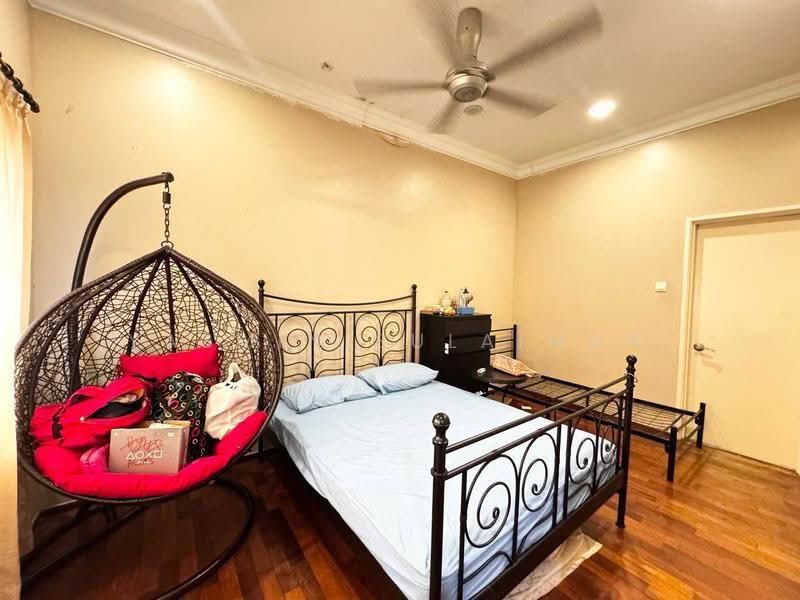 Rumah Berkembar untuk Dijual di Seksyen U9 (Shah Alam) - Yasmin Sulaiman - Bedroom - PropertyGuru.com.my