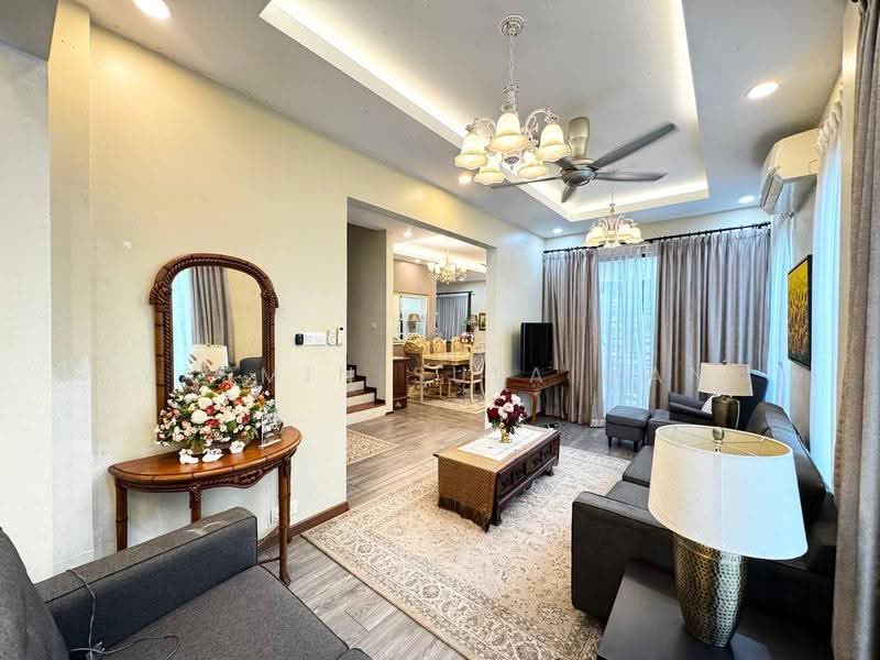 Rumah Berkembar untuk Dijual di Seksyen U9 (Shah Alam) - Yasmin Sulaiman - Living Room - PropertyGuru.com.my