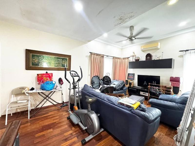 Rumah Berkembar untuk Dijual di Seksyen U9 (Shah Alam) - Yasmin Sulaiman - Living Room - PropertyGuru.com.my