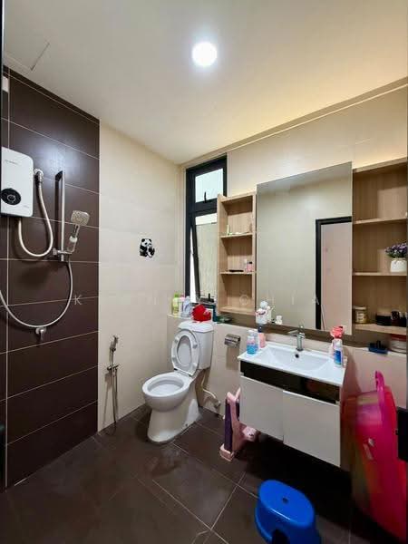 Service Residence for Sale at 8Scape Residence @ Sutera - Kennly Chia - Bathroom - PropertyGuru.com.my