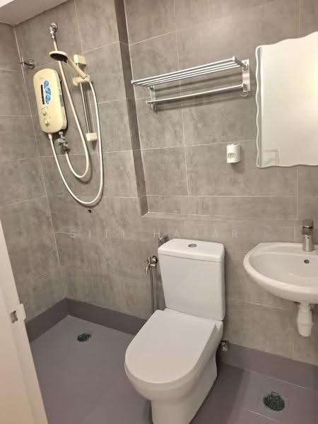 2-storey Terraced House for Rent in Dengkil (Selangor) - Siti Hajar - Bathroom - PropertyGuru.com.my
