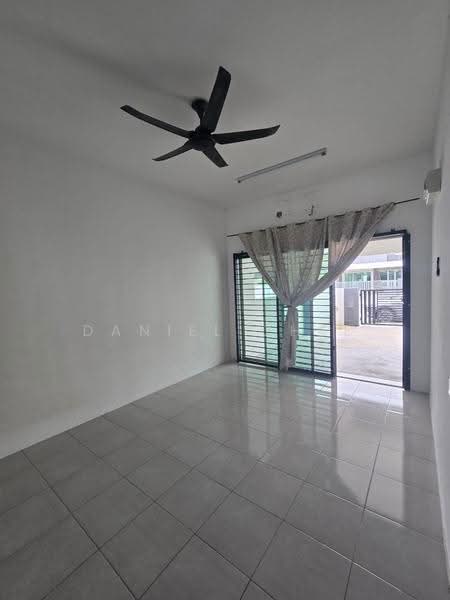 1-storey Terraced House for Rent in Ipoh (Perak) - Daniel Chee - Living Room - PropertyGuru.com.my