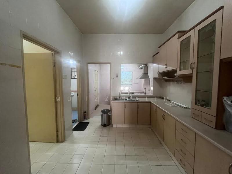 2-storey Terraced House for Sale in Bukit Jelutong (Shah Alam) - Mu'izz Halim - Kitchen - PropertyGuru.com.my