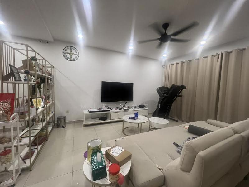 Rumah Teres 2-Tingkat untuk Dijual di Bandar Rimbayu (Telok Panglima Garang) - Miki You - Living Room - PropertyGuru.com.my